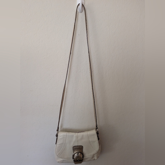 Coach Soho Off White Leather Flap Small Crossbody Bag W/ Buckle Nice! - Picture 7 of 13
